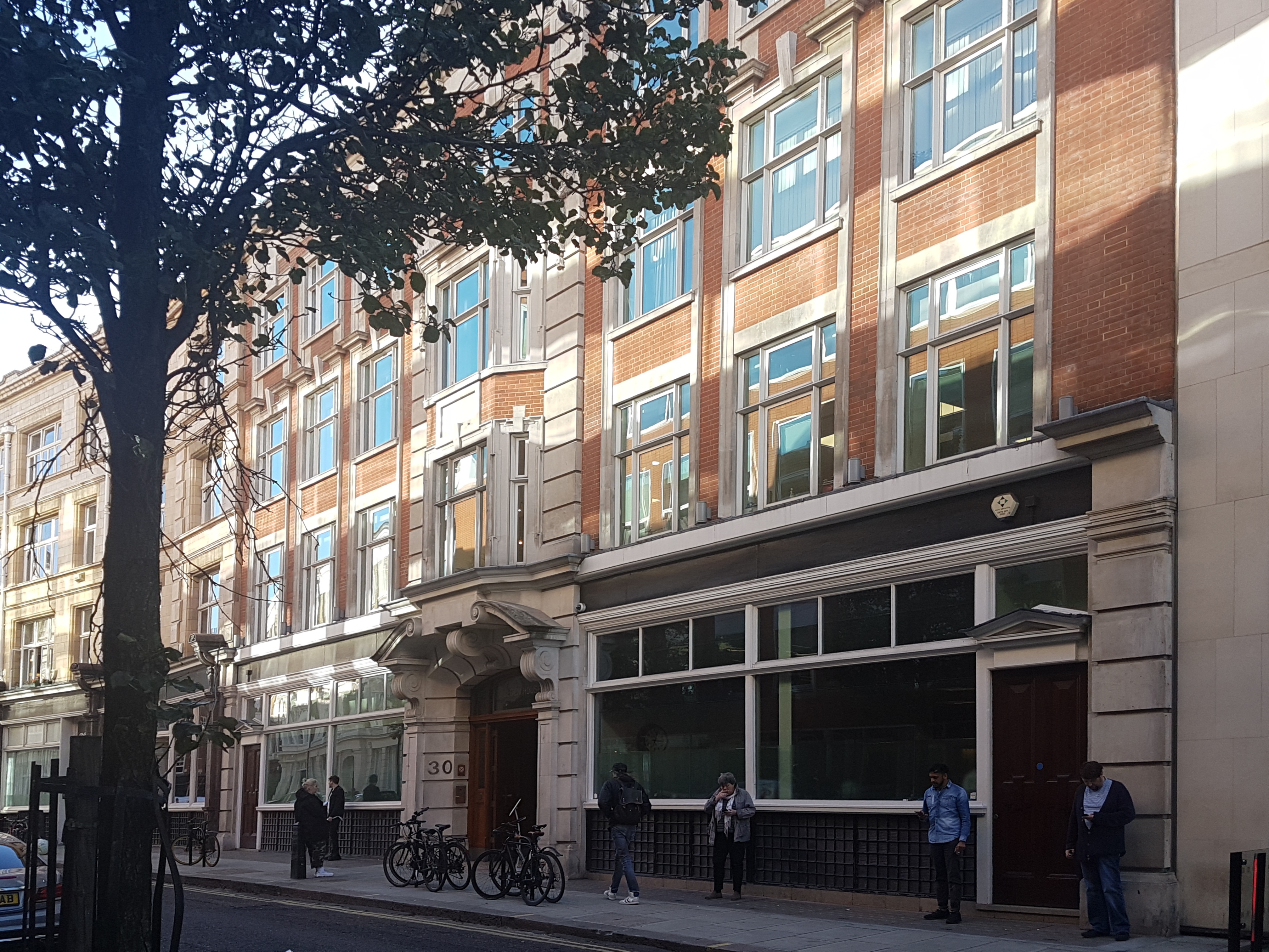Avison Young advises PSL Group on London relocation