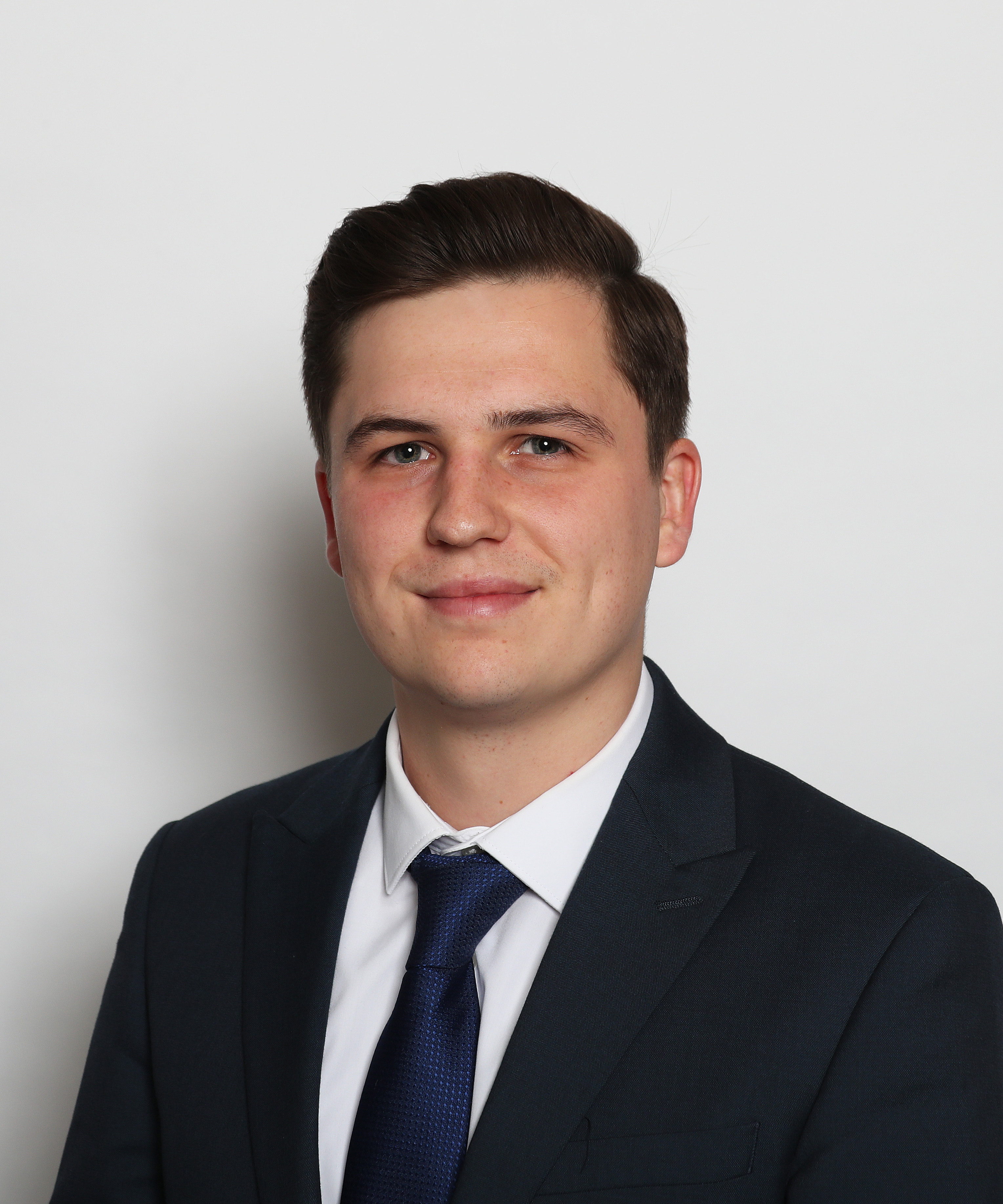 Professional Profile Photo for Artem Makarevitch, Surveyor